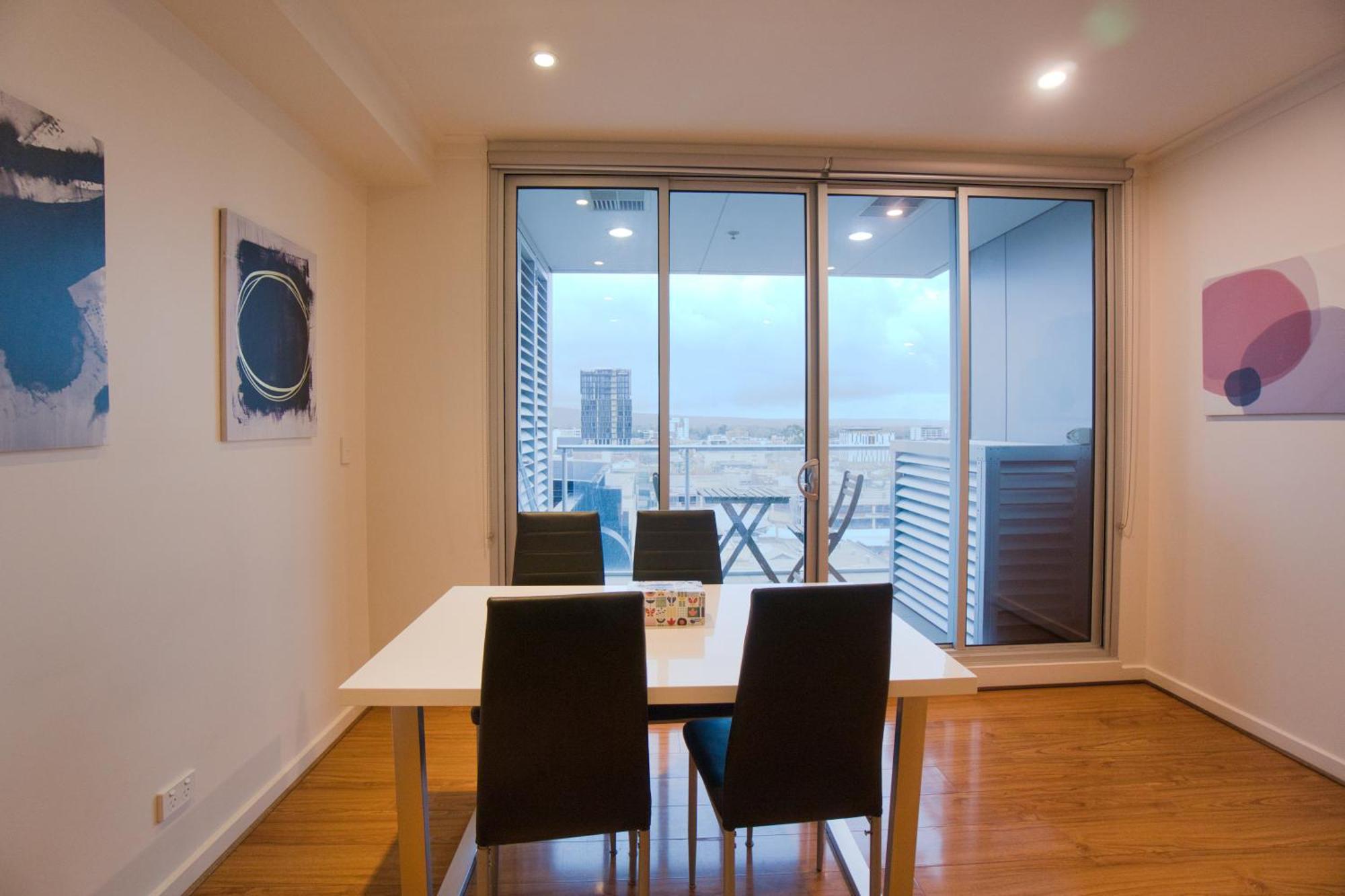 Amyra Residences At The Rowlands Apartments Аделейд Екстериор снимка