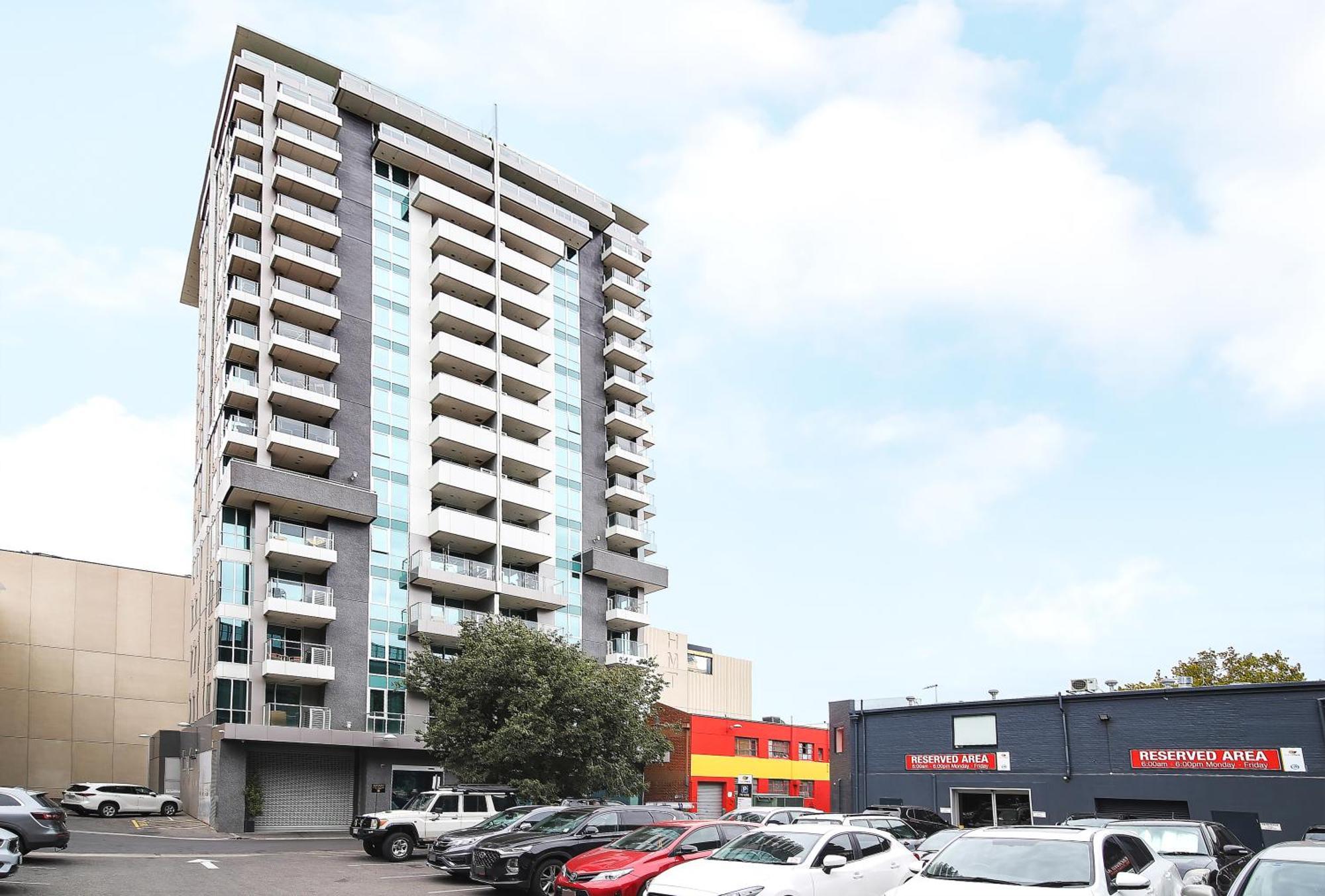 Amyra Residences At The Rowlands Apartments Аделейд Екстериор снимка