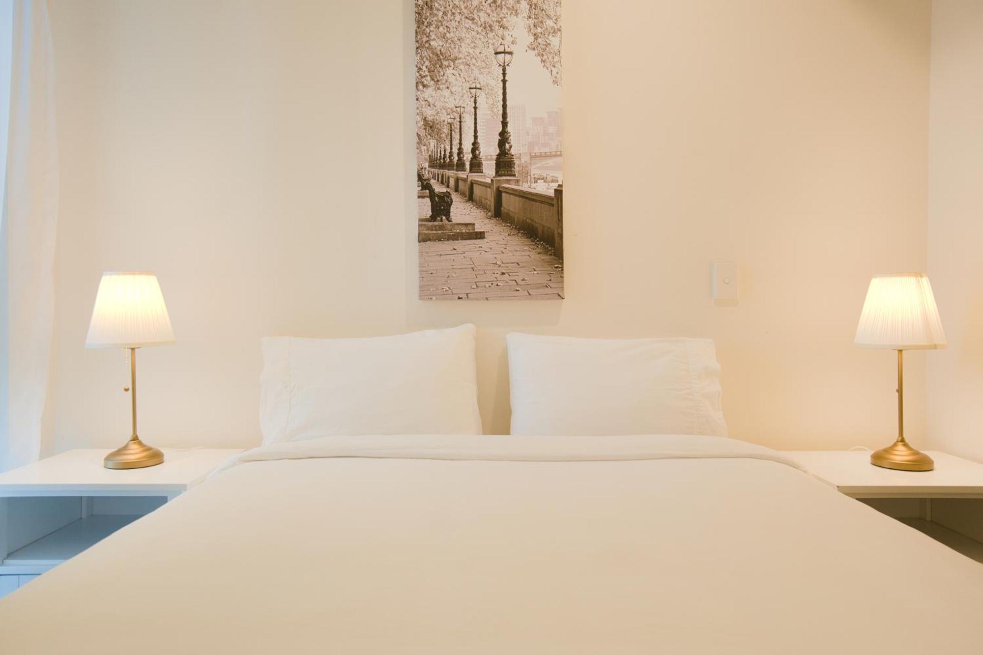 Amyra Residences At The Rowlands Apartments Аделейд Екстериор снимка